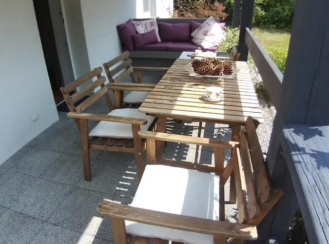 Dom Nad Jeziorem Suszewskim, Swietne. * Swietne